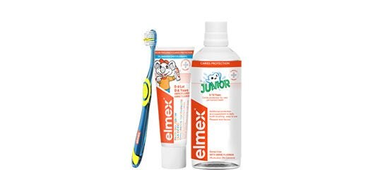 Produkty ústnej hygieny Elmex Junior pre deti: zubná kefka, zubná pasta a ústna voda.